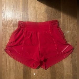 NWOT LULU SHORTS❣️